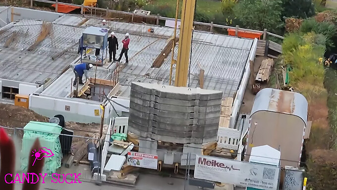 Un sitio de construcción alemán se convierte en un punto caliente de citas en público